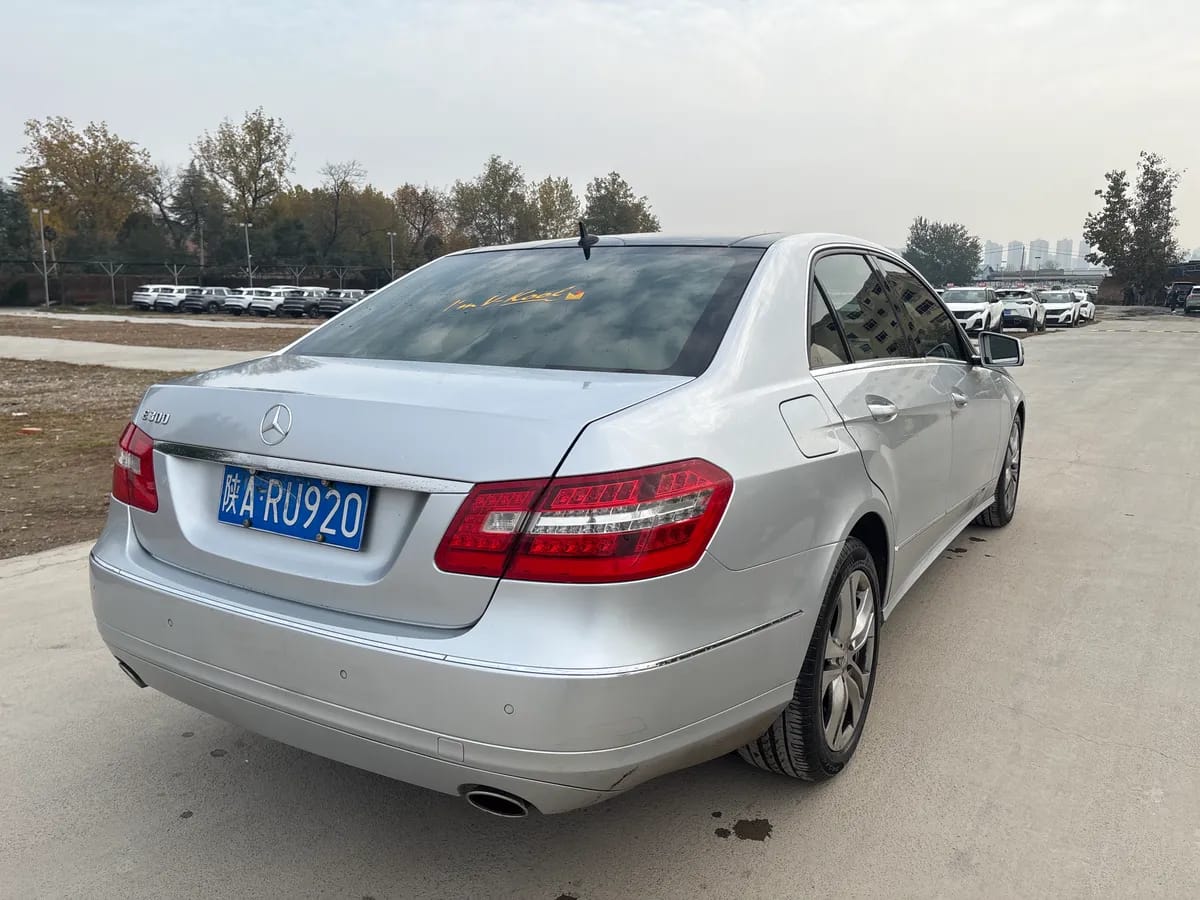 Mercedes-Benz E 2010 6
