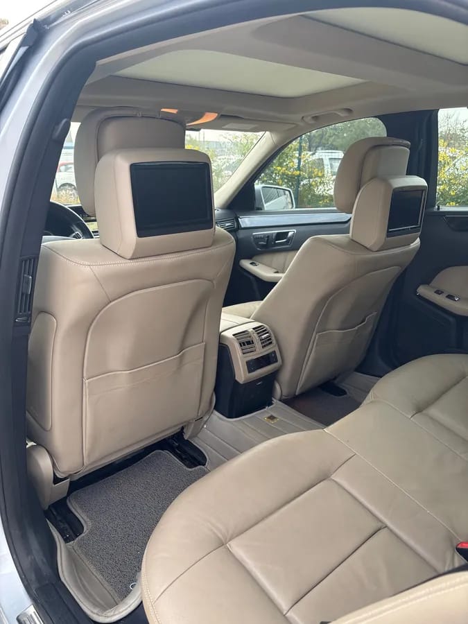 Mercedes-Benz E 2010 7