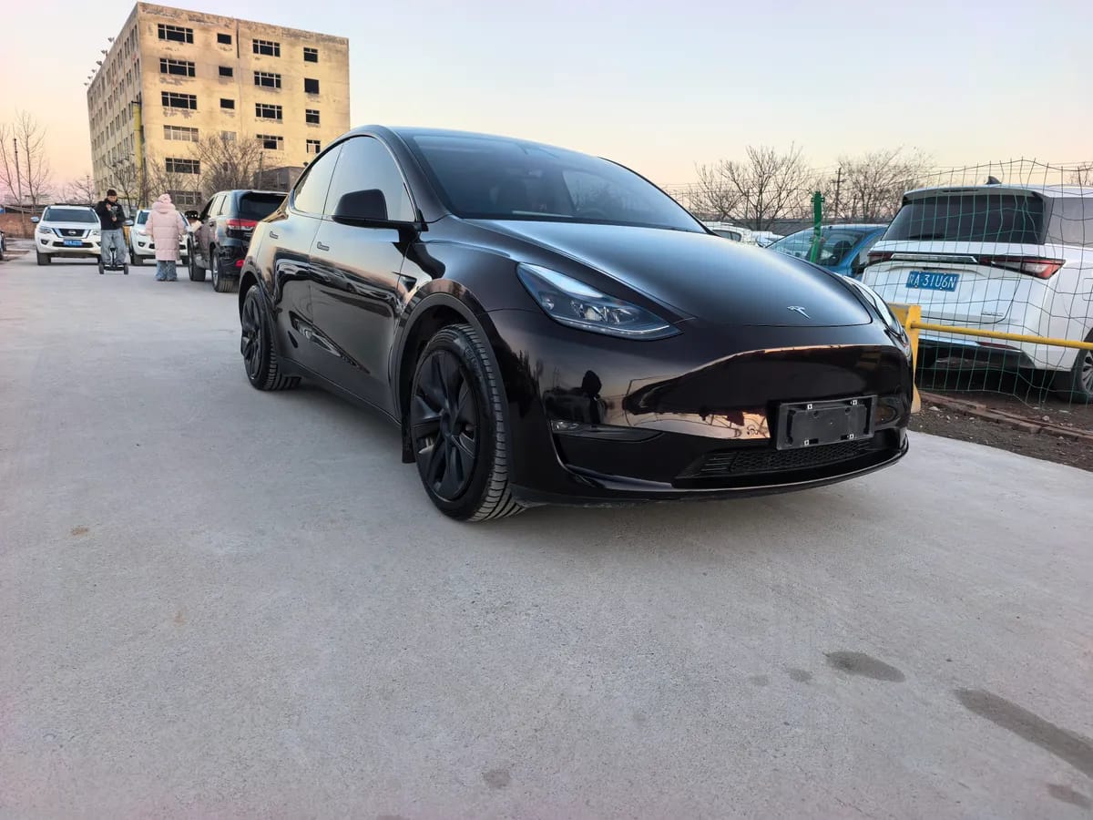 Tesla Model Y 2021 8