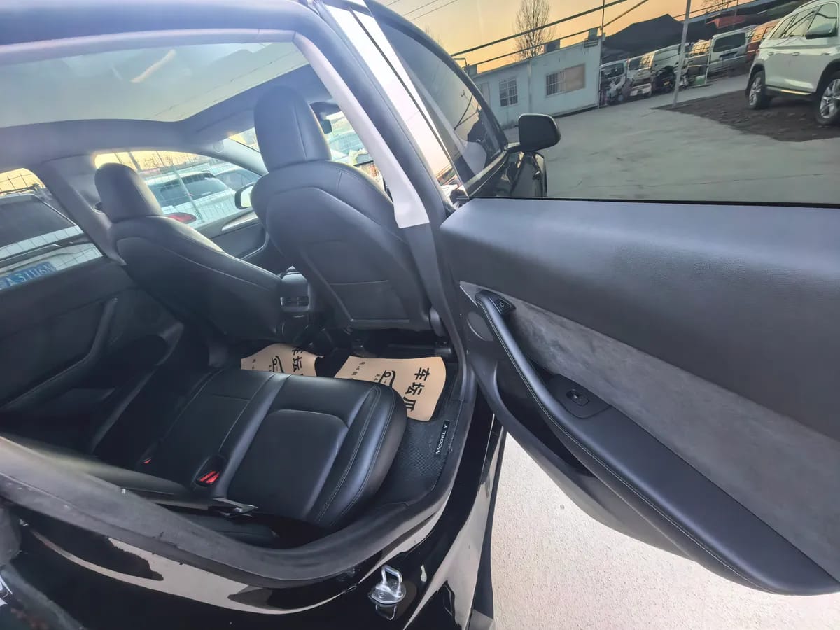 Tesla Model Y 2021 10