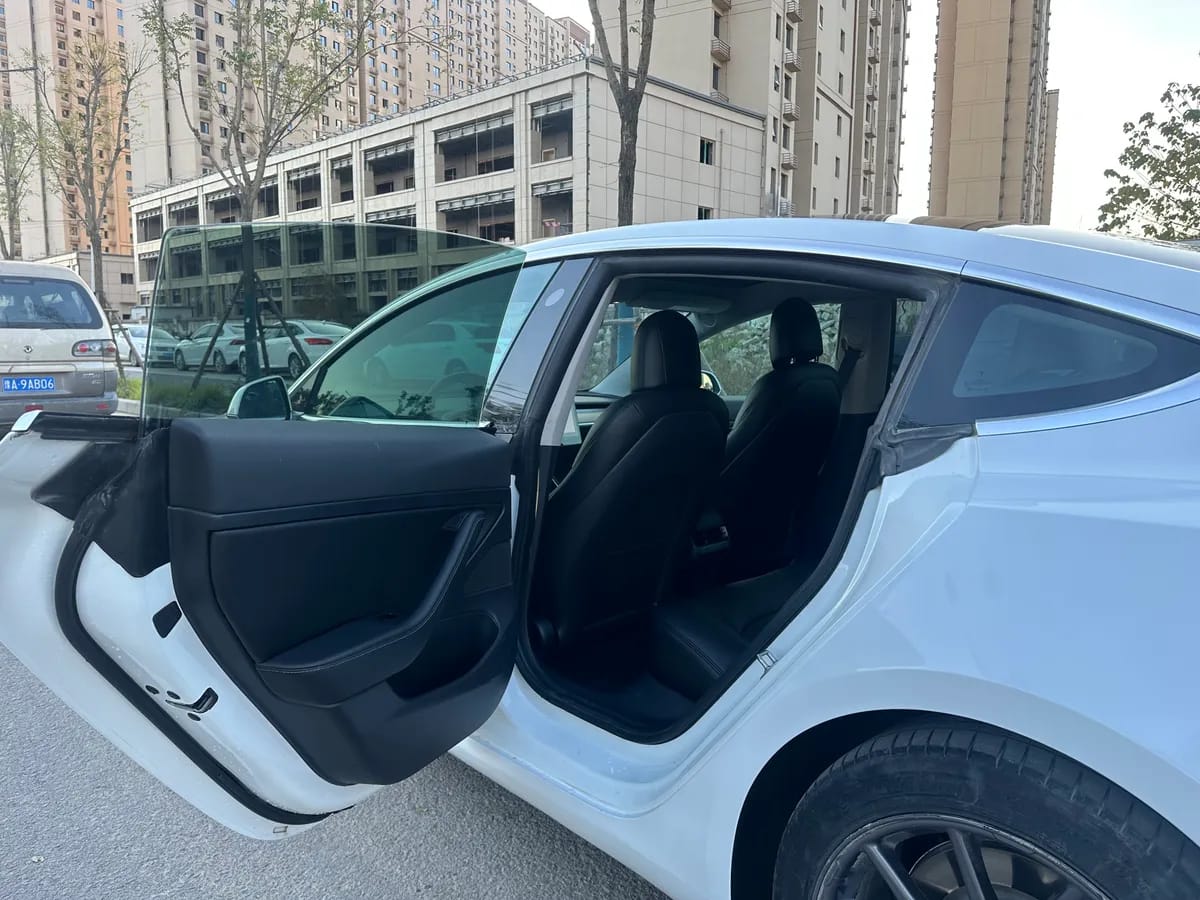 Tesla Model 3 2022 8