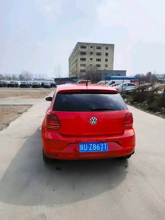 Volkswagen Polo 2016 1