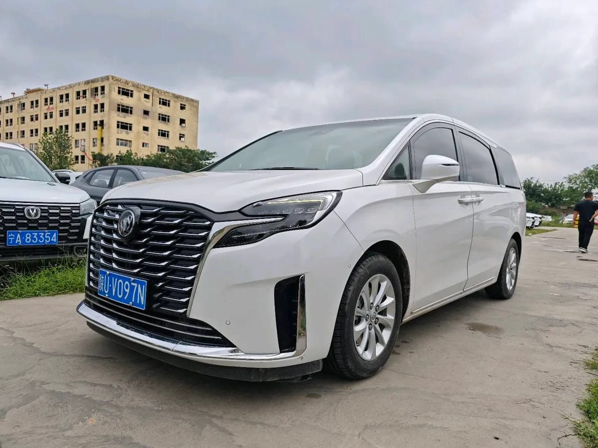 Buick GL8 2023 1