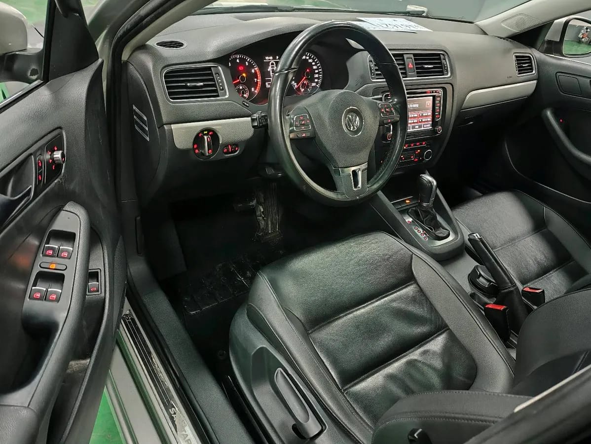 Volkswagen Sagitar 2014 4