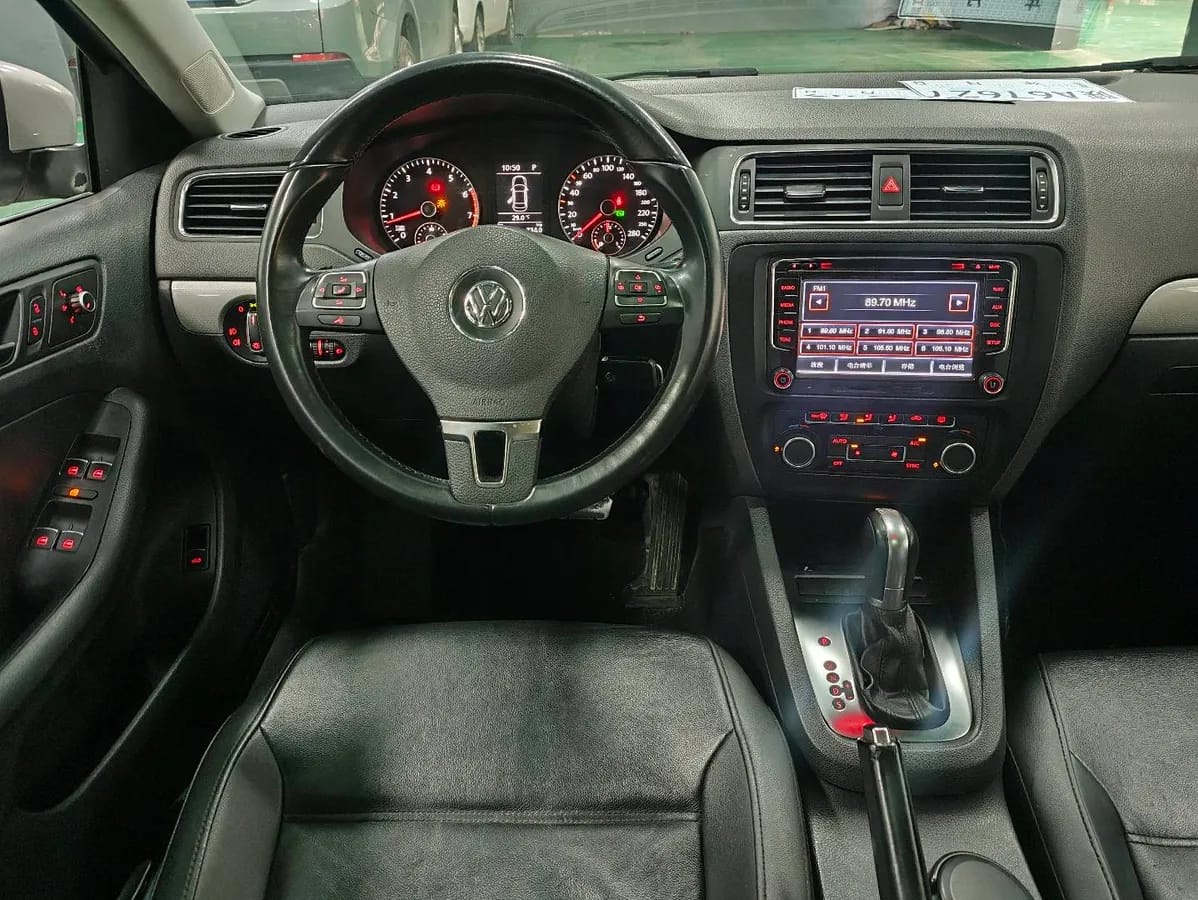 Volkswagen Sagitar 2014 6