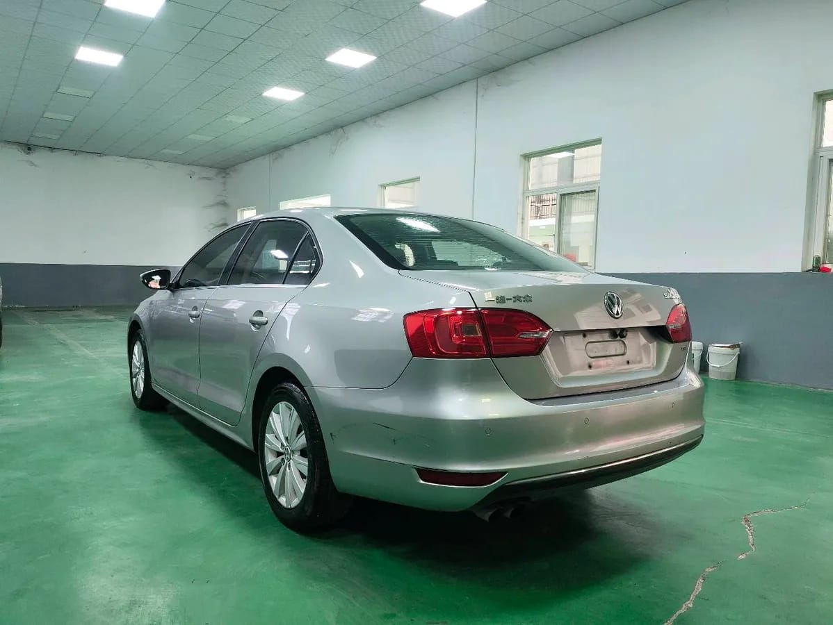Volkswagen Sagitar 2014 10