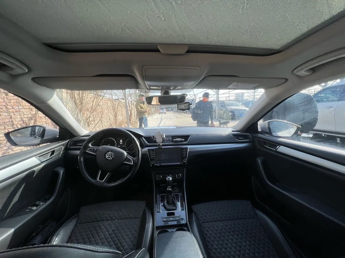 Skoda Superb 2016 9