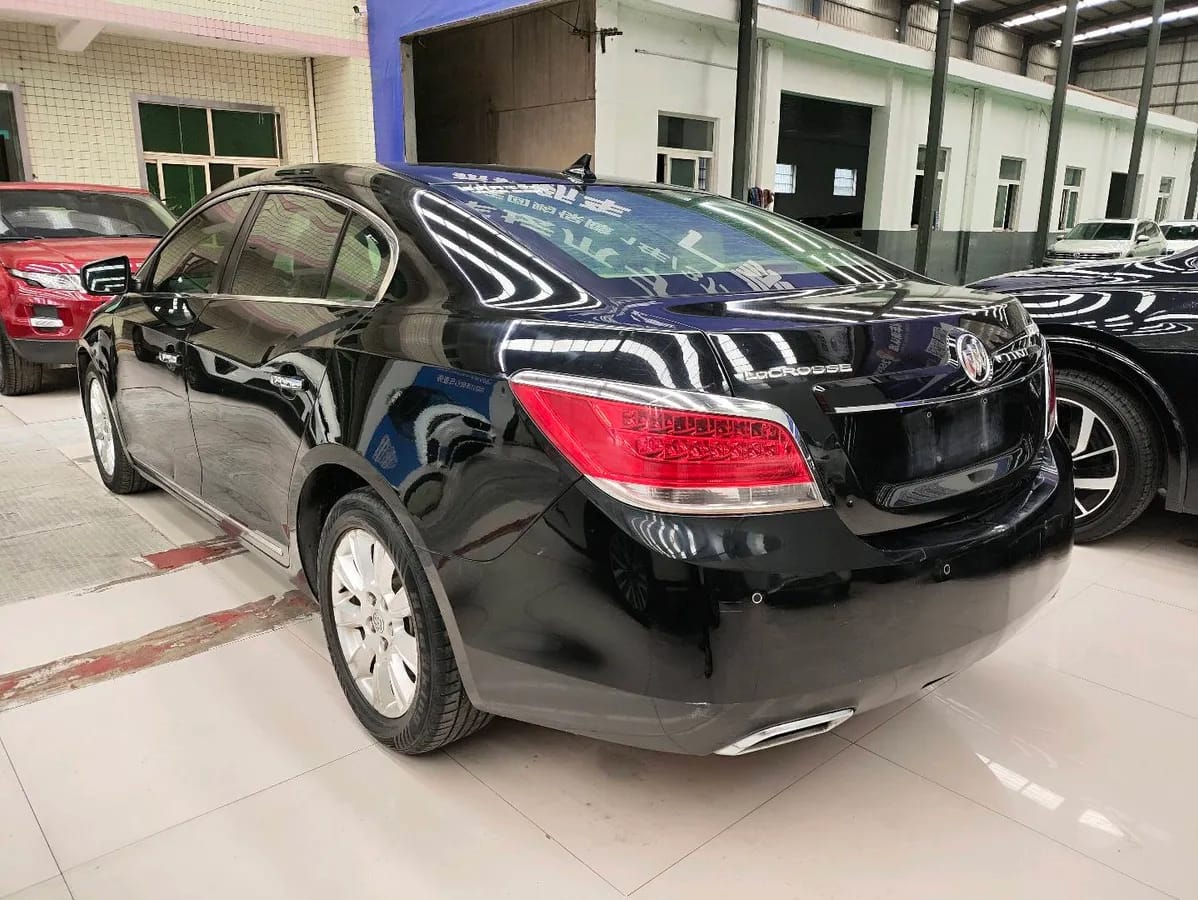 Buick LaCrosse 2012 10