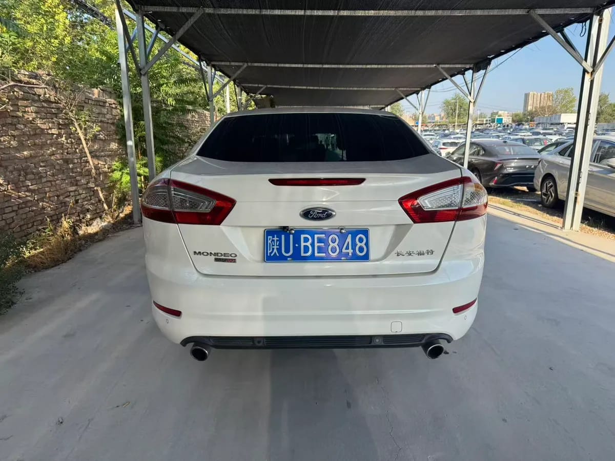 Ford Mondeo 2011 4
