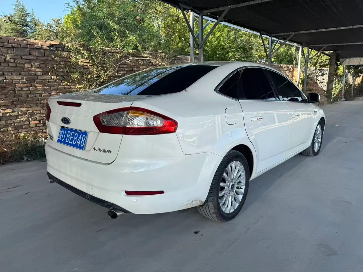 Ford Mondeo 2011 5