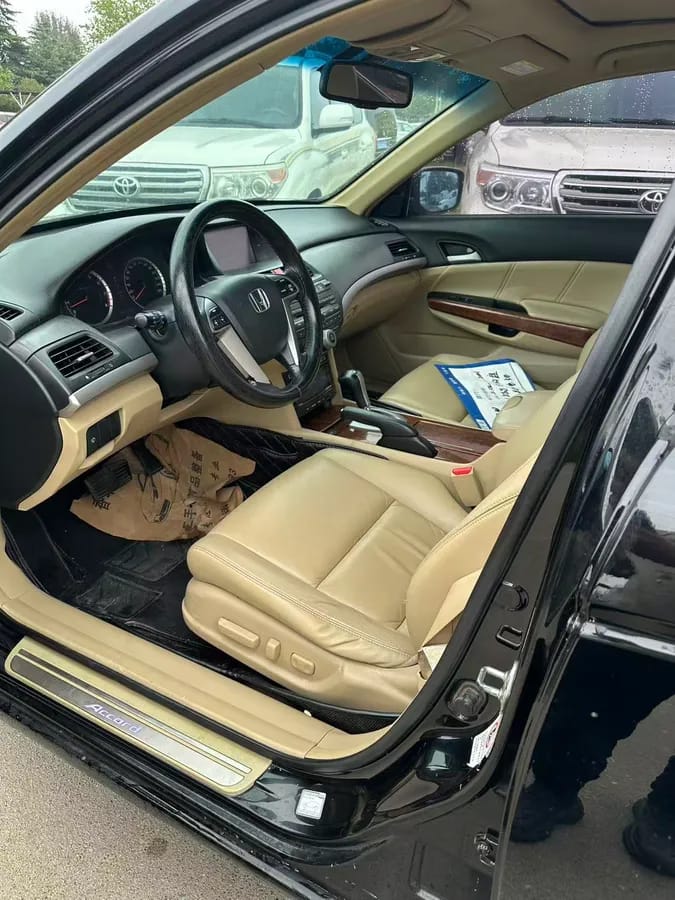 Honda Accord 2012 4