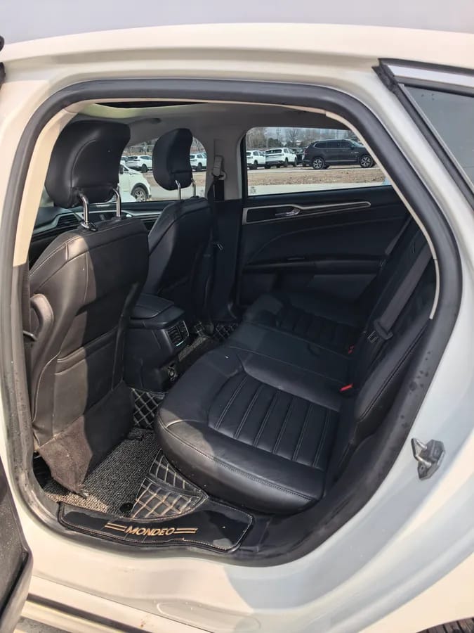 Ford Mondeo 2013 5