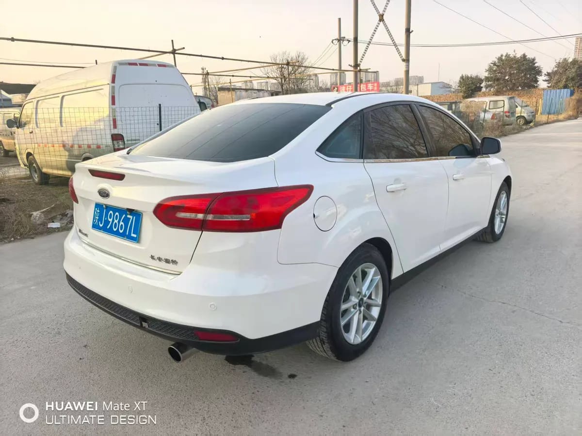Ford Focus 2015 4