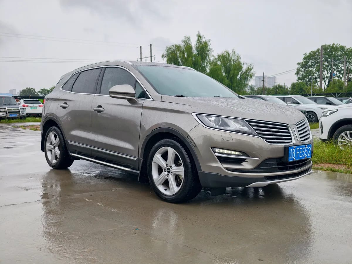 Lincoln MKC 2017 3