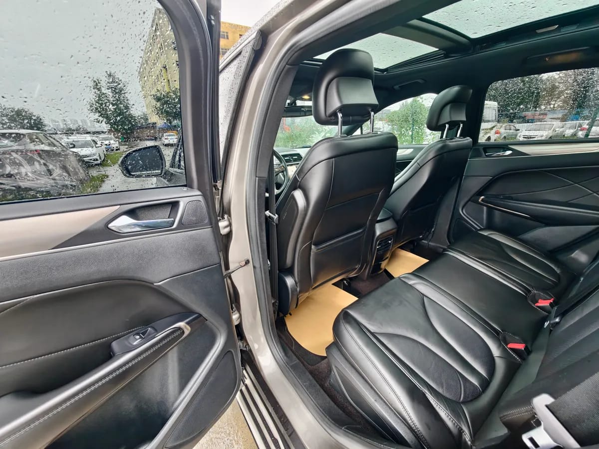 Lincoln MKC 2017 5