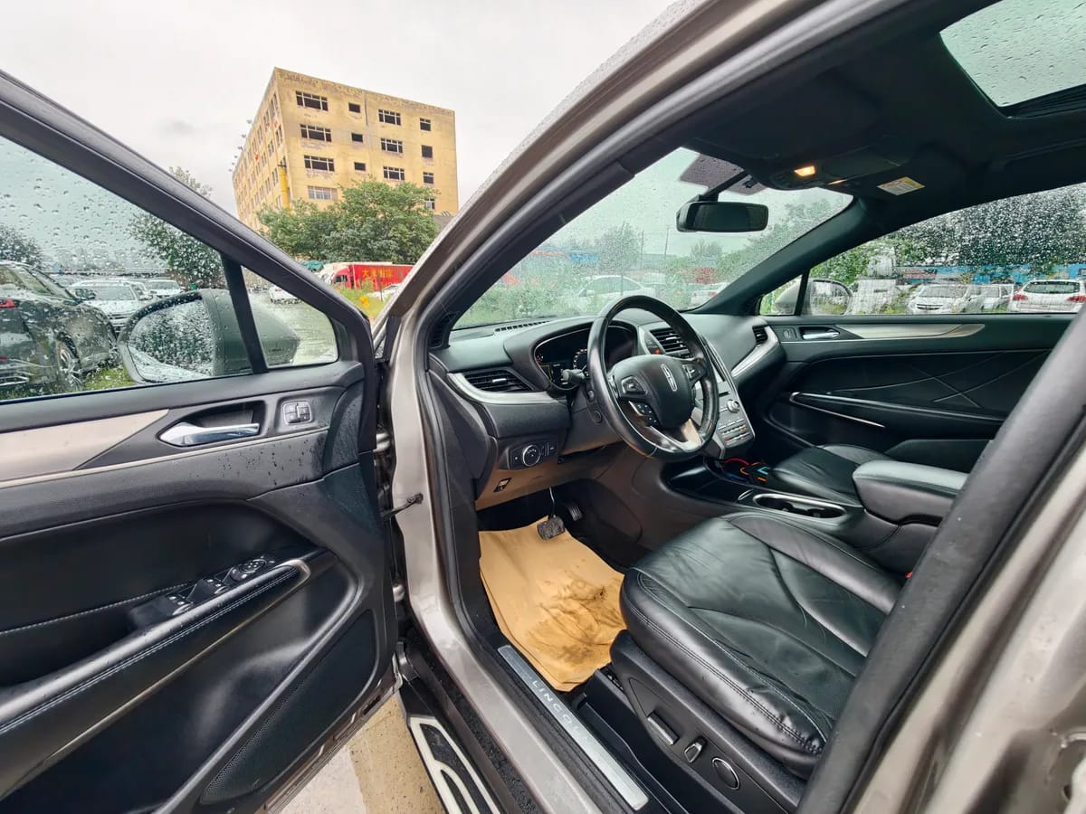 Lincoln MKC 2017 6