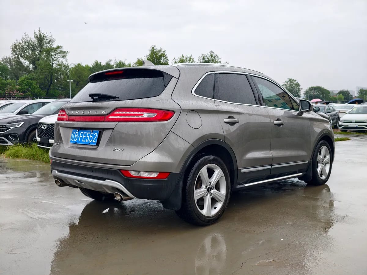 Lincoln MKC 2017 9