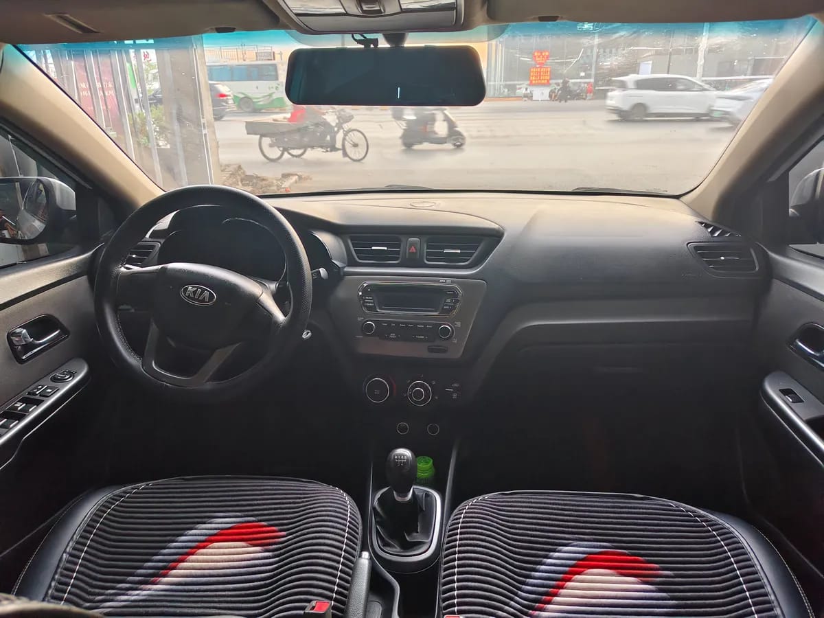 Kia K2 2012 10