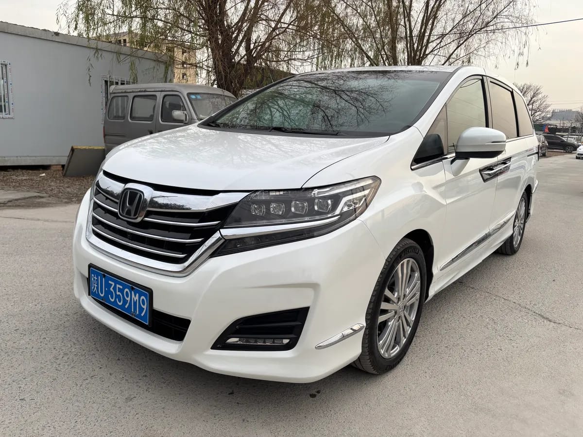 Honda Elysion 2016 1