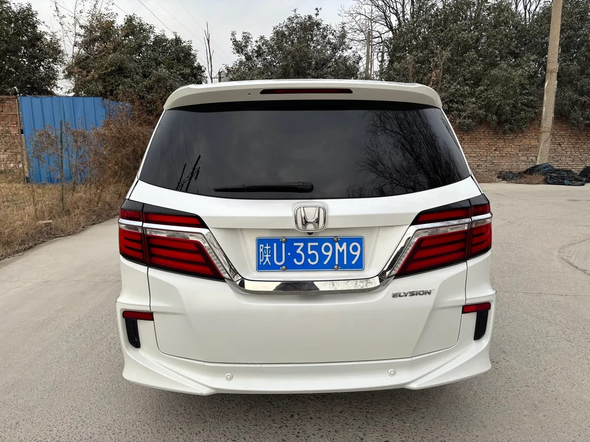 Honda Elysion 2016 3