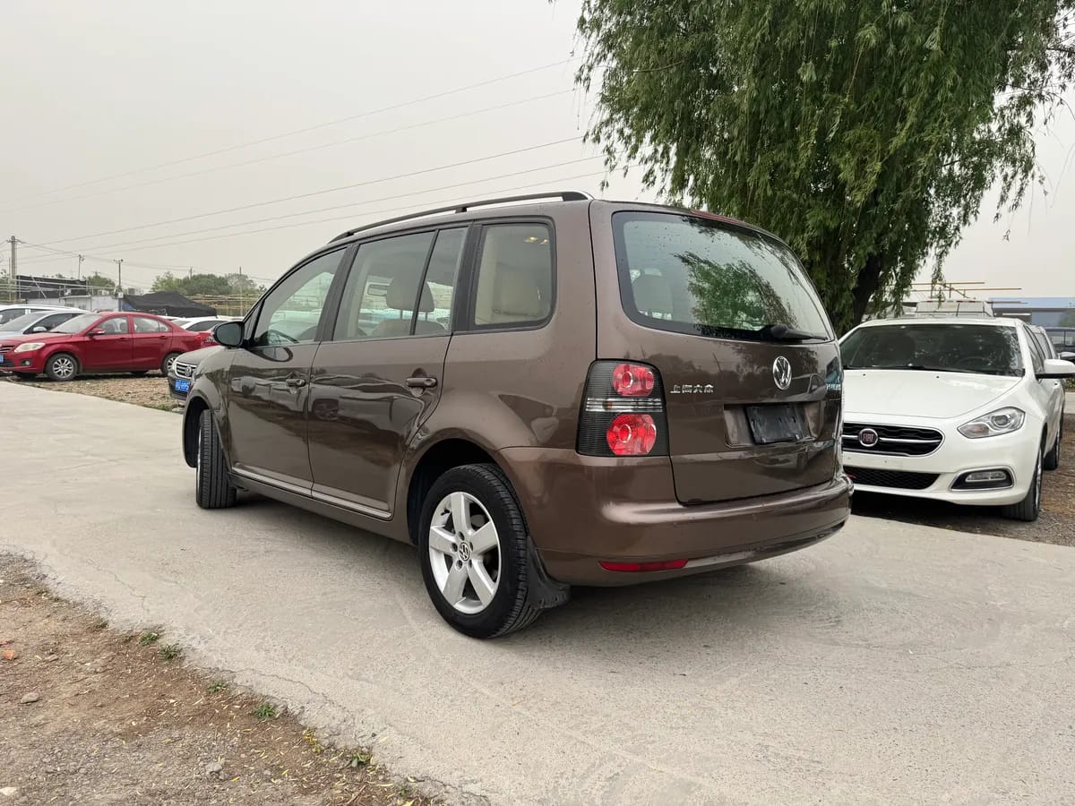 Volkswagen 2011 1.4T DSG 5 2