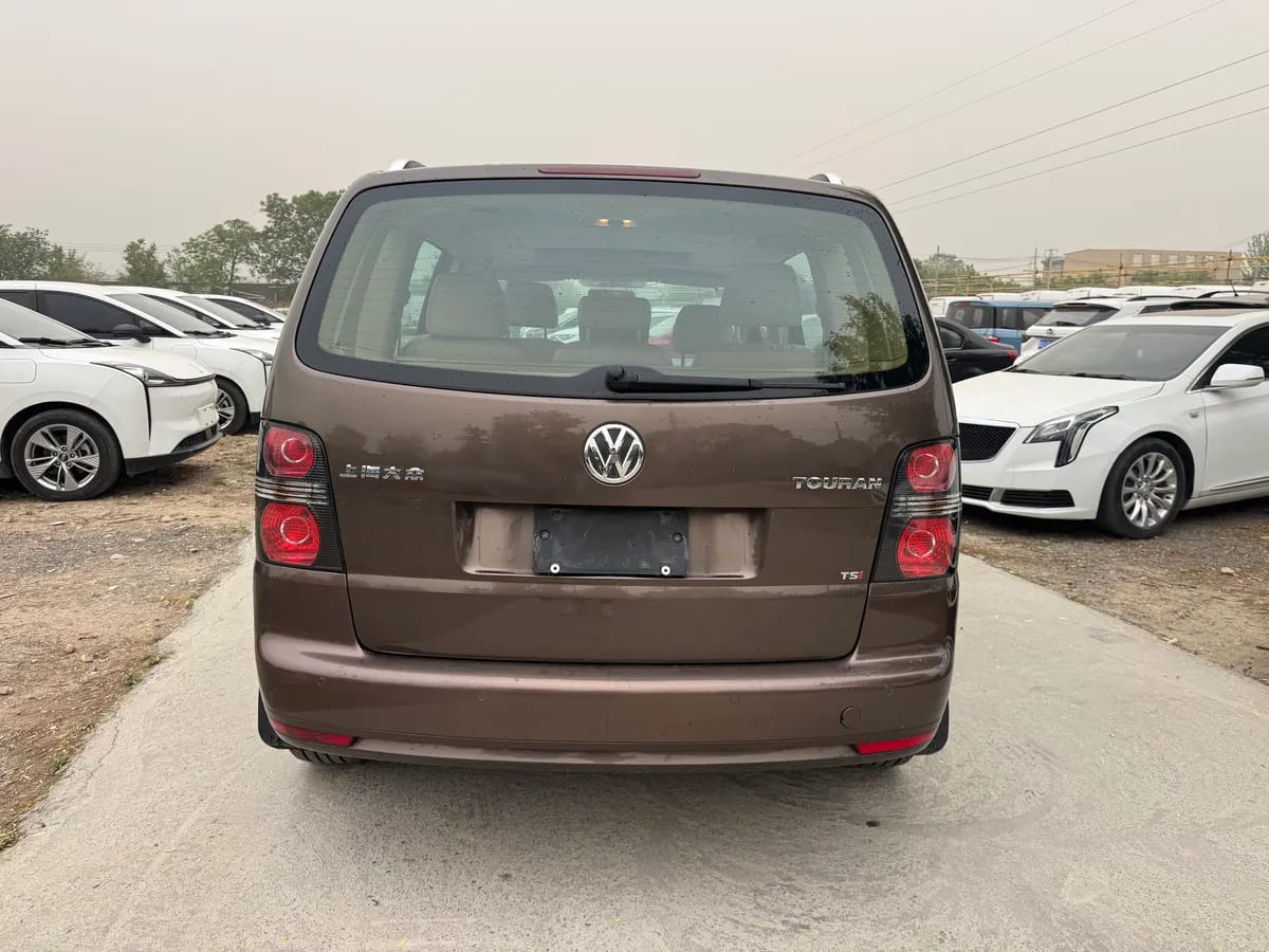 Volkswagen 2011 1.4T DSG 5 3