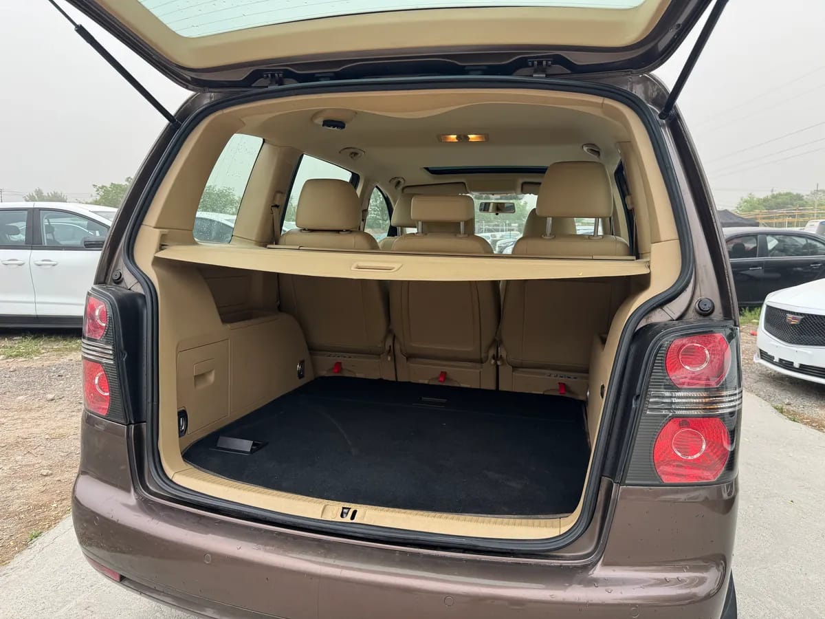 Volkswagen 2011 1.4T DSG 5 6