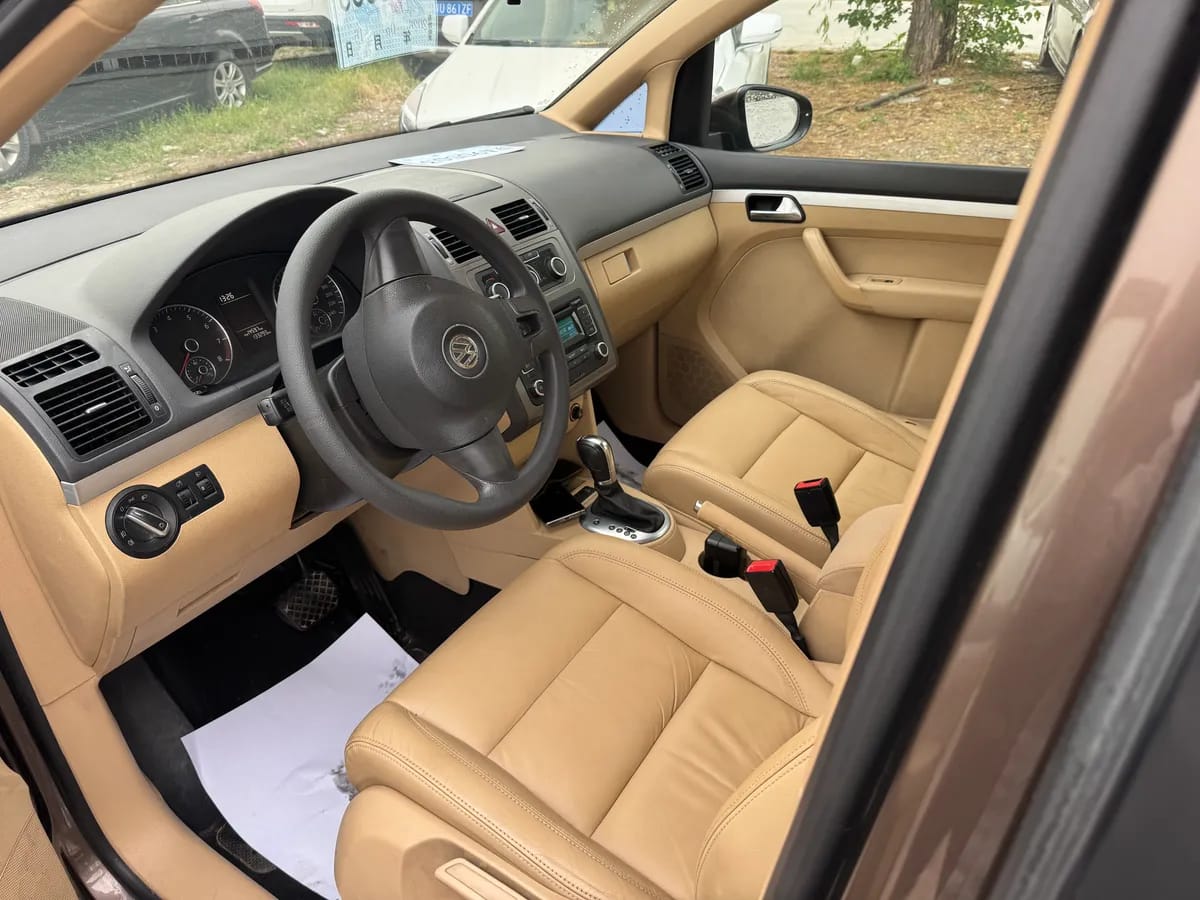 Volkswagen 2011 1.4T DSG 5 7