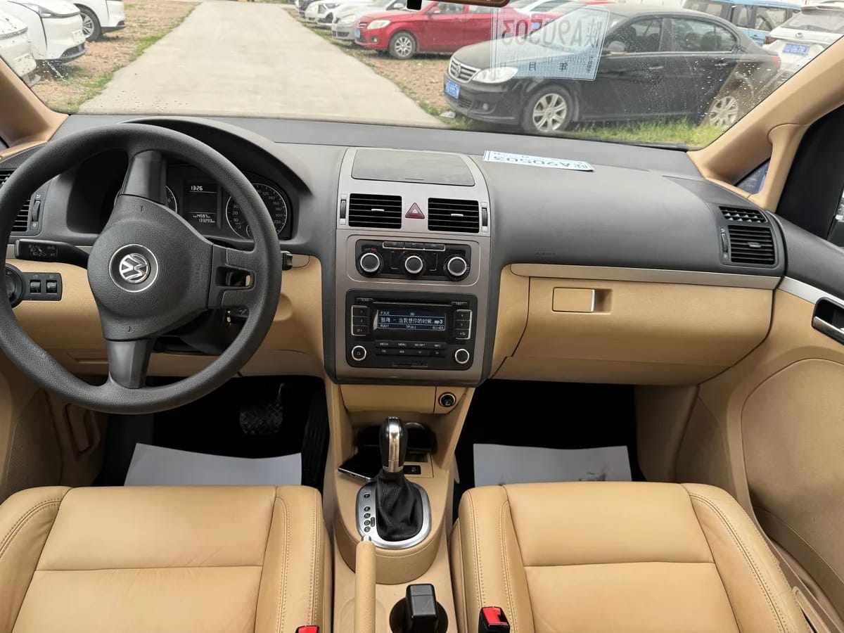 Volkswagen 2011 1.4T DSG 5 9
