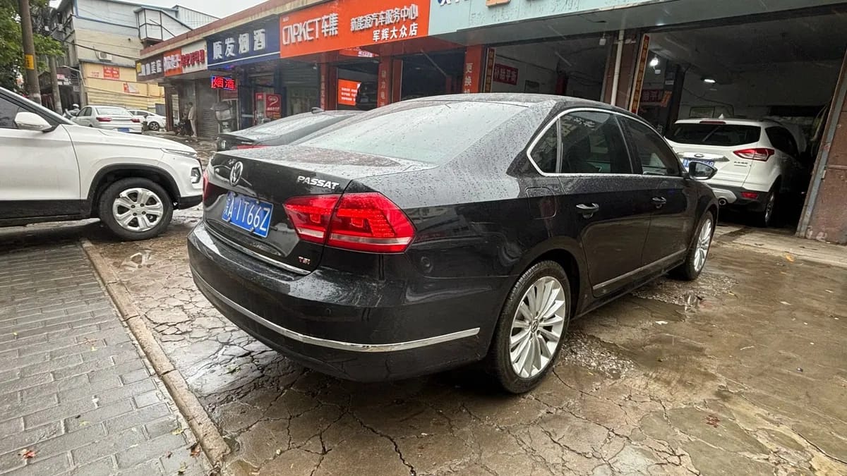 Volkswagen 2011 2.0TSI DSG 7