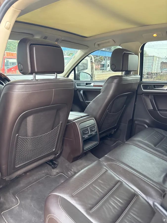 Volkswagen 2011 3.0TSI 6
