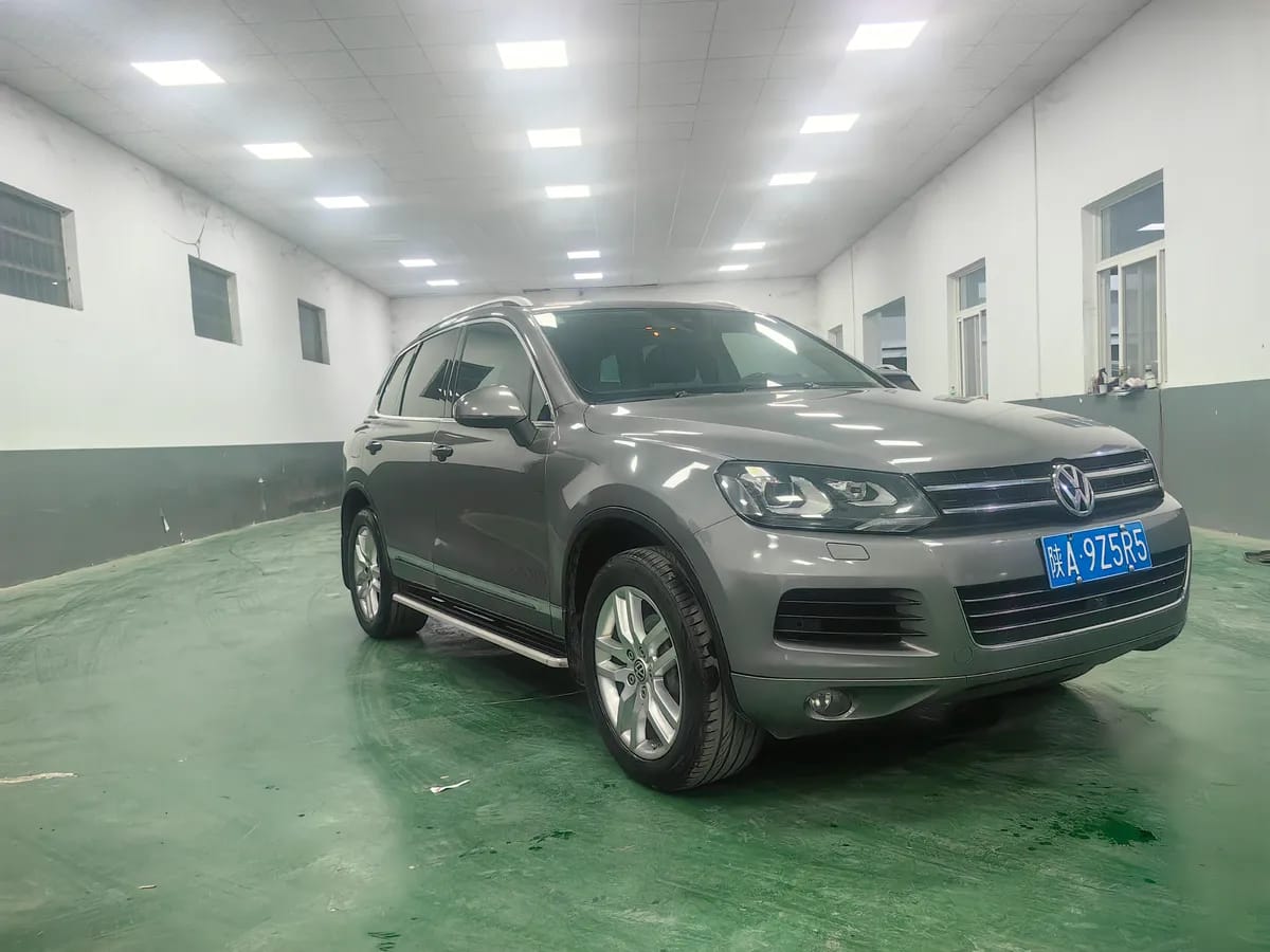 Volkswagen ( ) 2011 3.0TSI 2