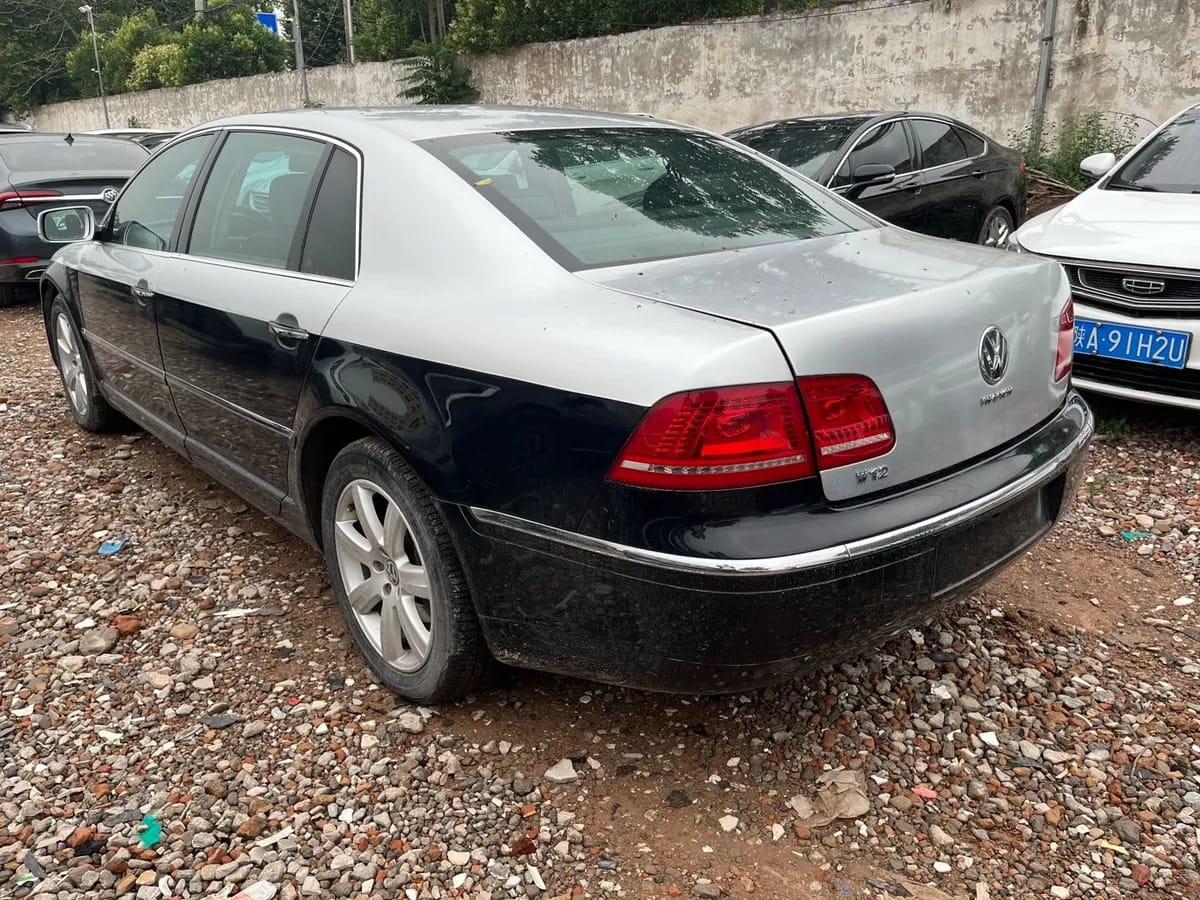 Volkswagen 2011 3.6L V6 4 Individual 3