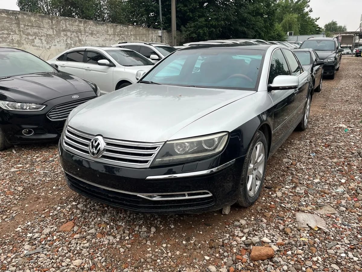 Volkswagen 2011 3.6L V6 4 Individual 6