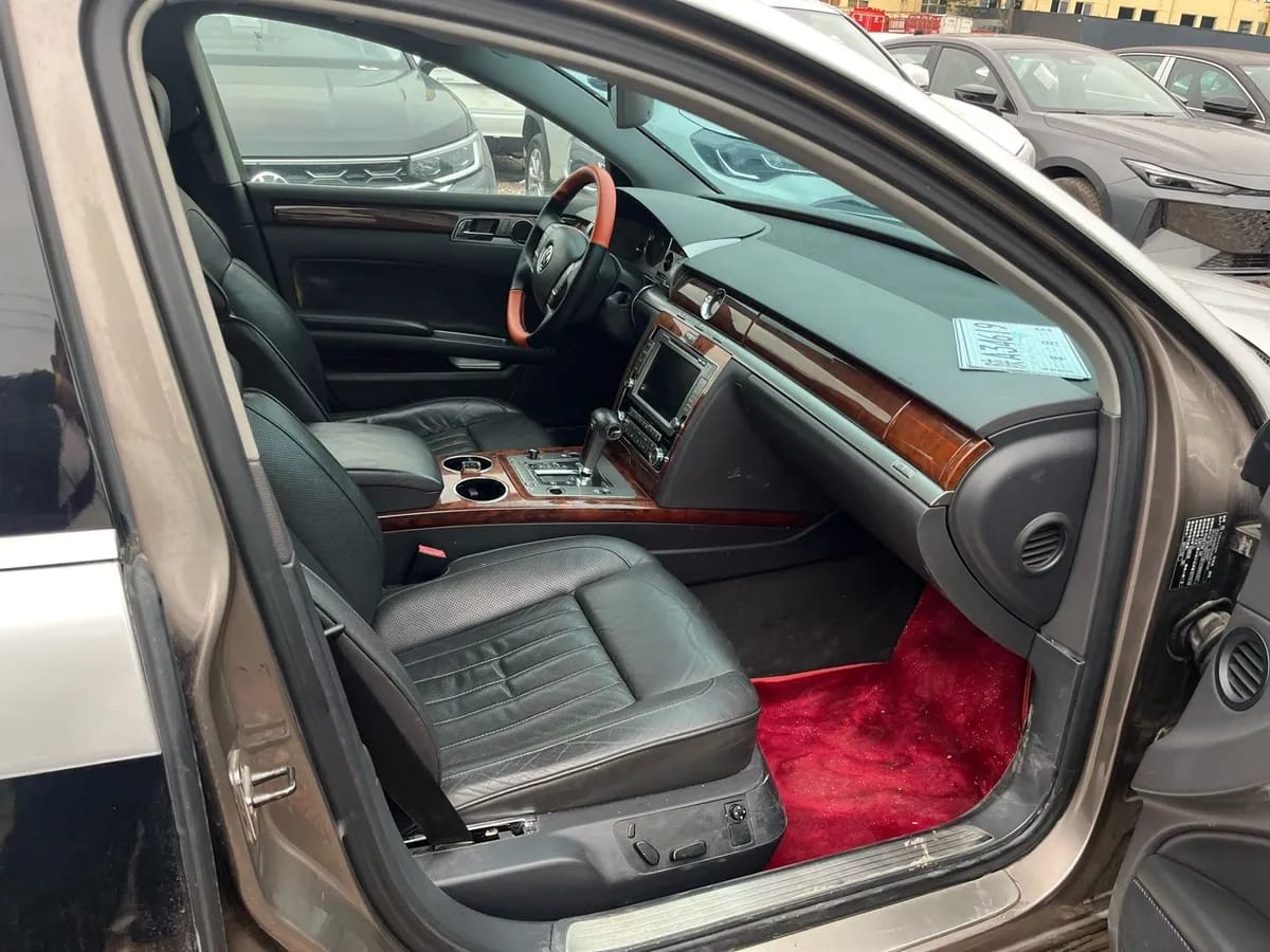 Volkswagen 2011 3.6L V6 4 Individual 7