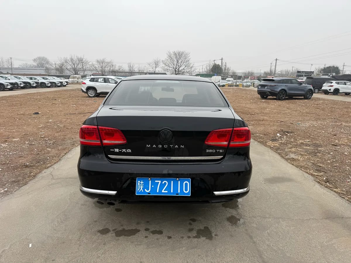 Volkswagen 2012 2.0TSI 3