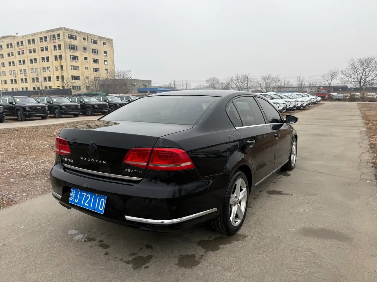 Volkswagen 2012 2.0TSI 5