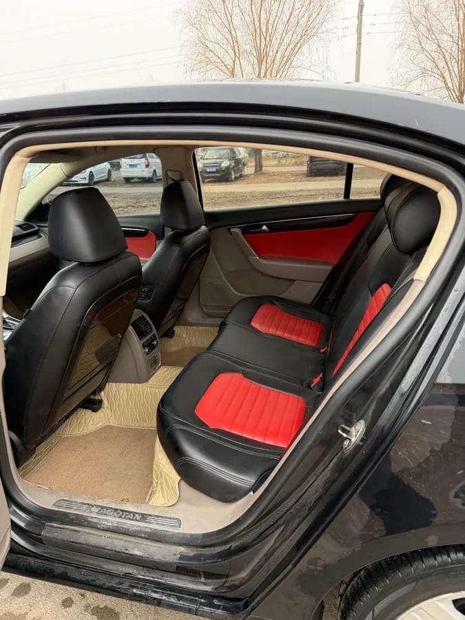 Volkswagen 2012 2.0TSI 7