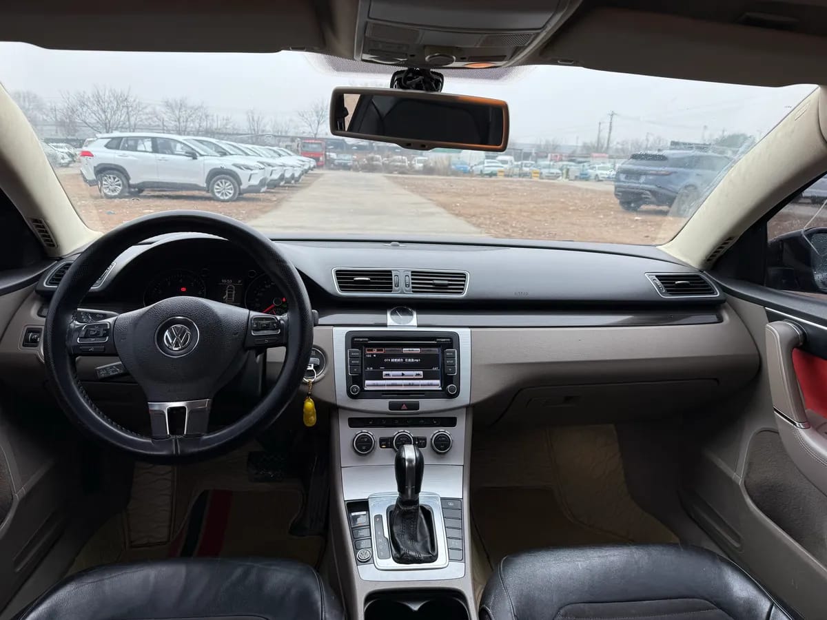 Volkswagen 2012 2.0TSI 8