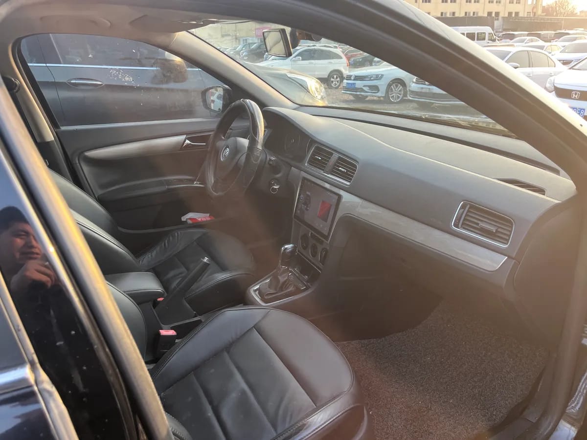 Volkswagen 2013 1.6L 5