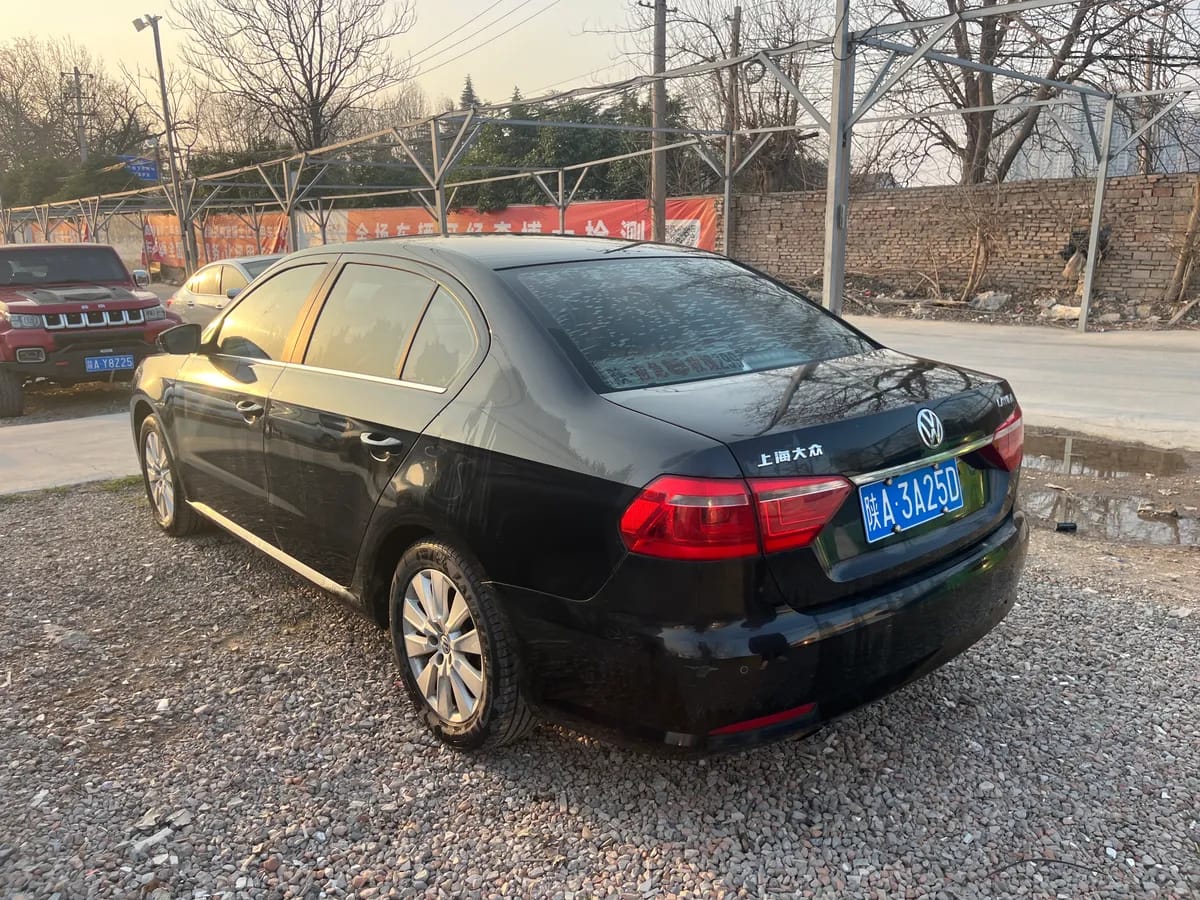 Volkswagen 2013 1.6L 8