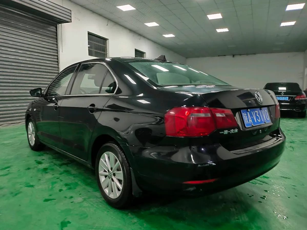 Volkswagen 2013 1.6L 10