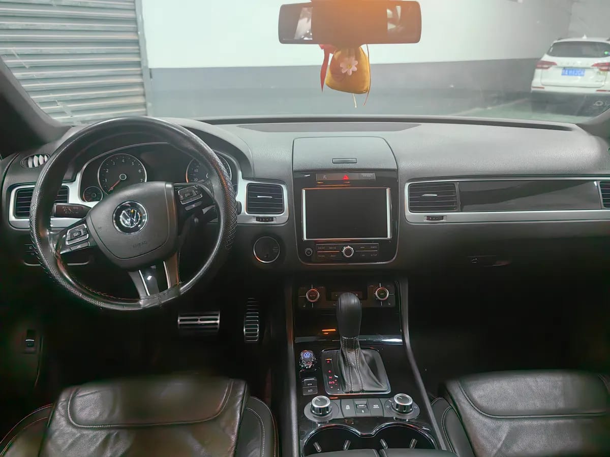 Volkswagen 2013 3.0TSI X 8