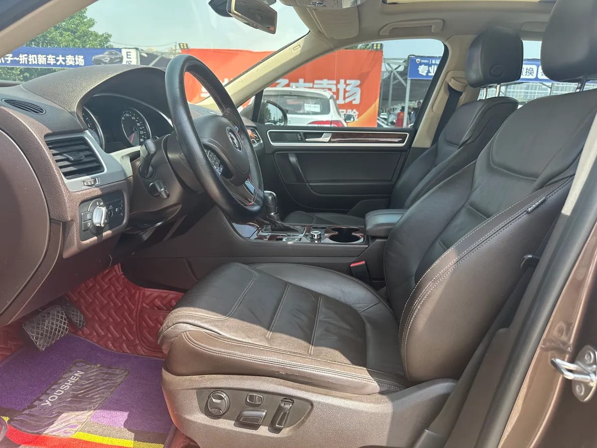 Volkswagen ( ) 2013 3.6L 8