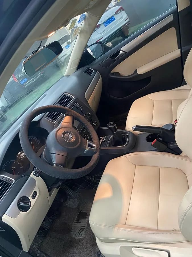Volkswagen 2014 1.6L 8