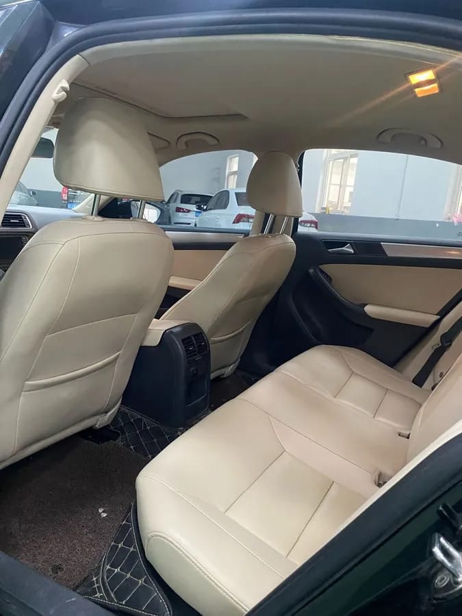 Volkswagen 2014 1.6L 9