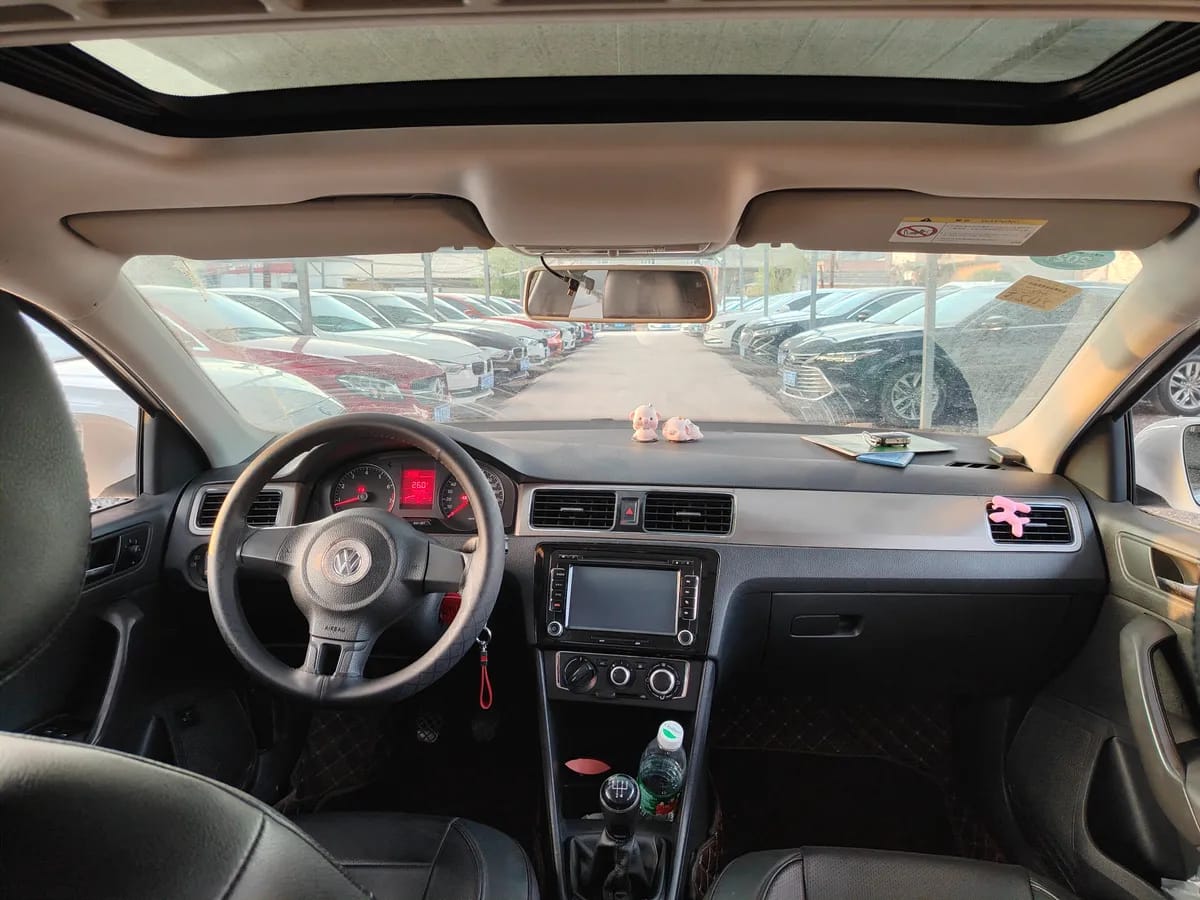 Volkswagen 2015 1.4L 7