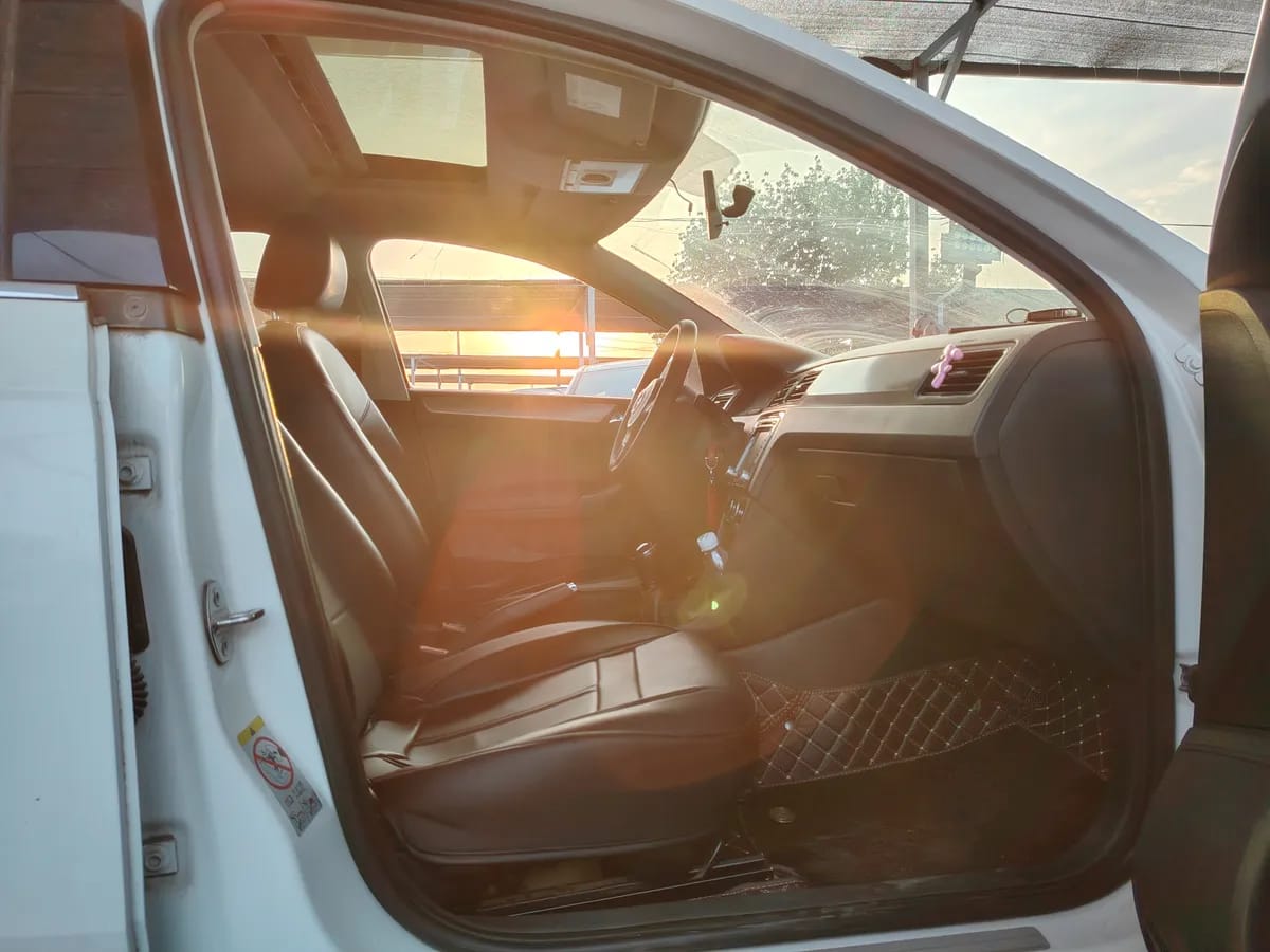 Volkswagen 2015 1.4L 8
