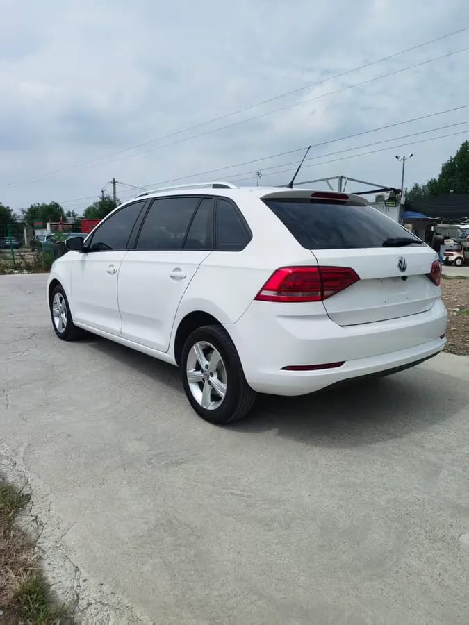 Volkswagen 2015 1.6L 3