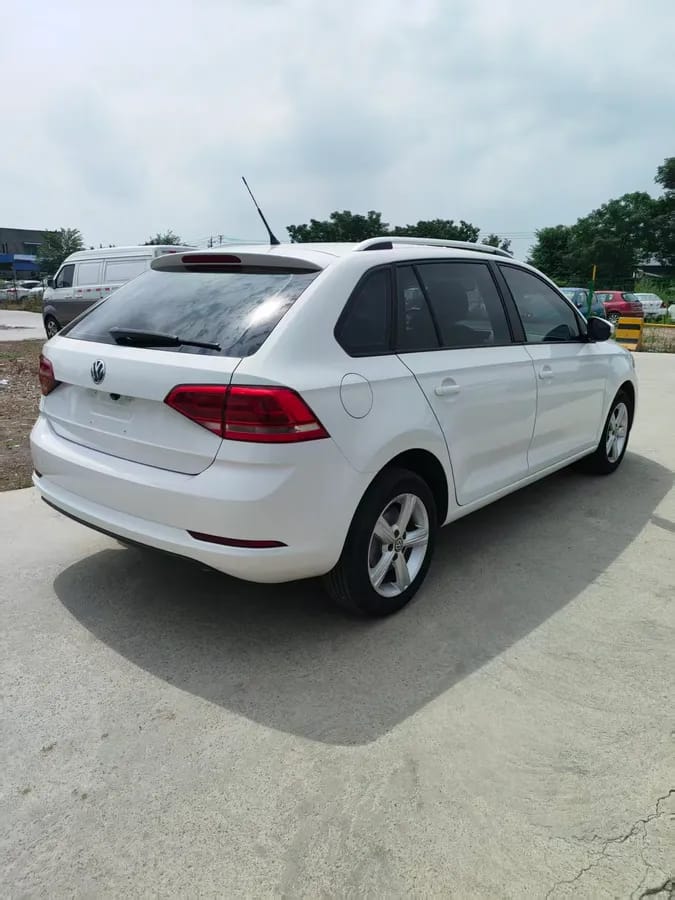 Volkswagen 2015 1.6L 5